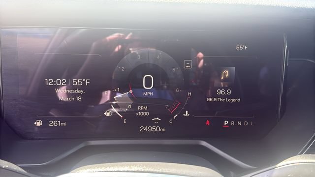 Used 2025 GMC Acadia Elevation FWD image 15