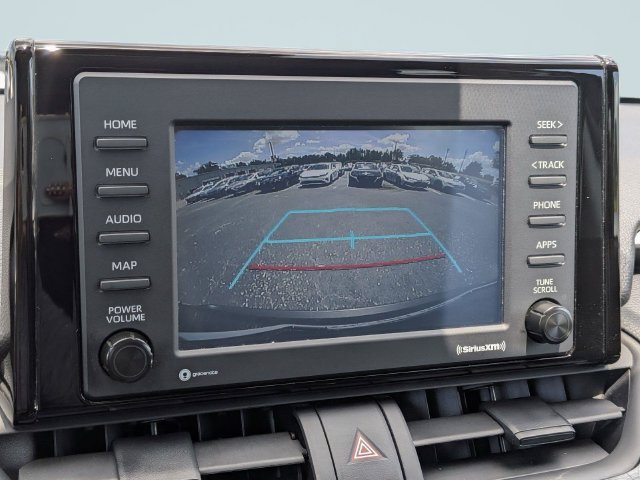 Used 2021 Toyota RAV4 LE AWD/4WD image 20