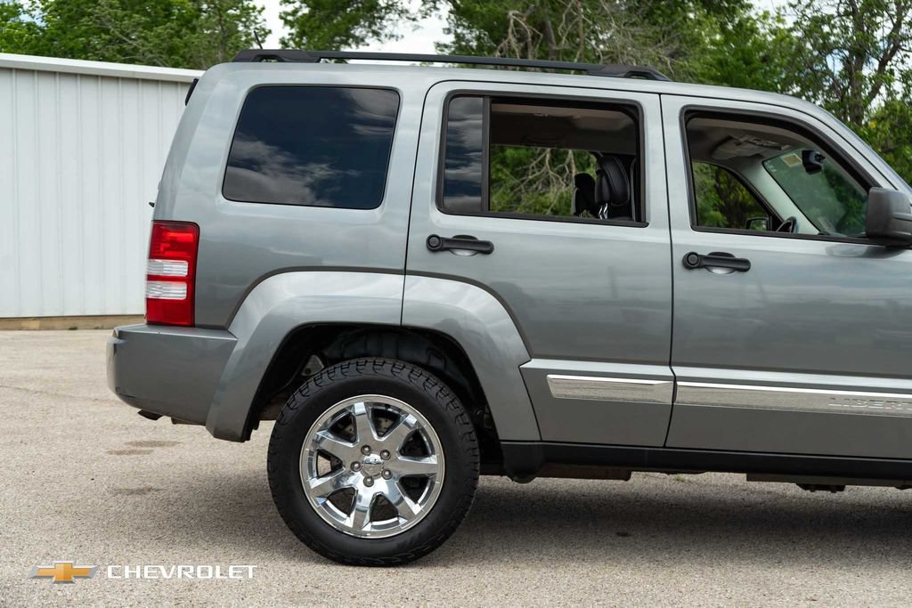 Used 2012 Jeep Liberty Sport AWD/4WD image 5