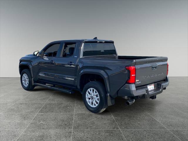 Certified 2025 Toyota Tacoma SR5 AWD/4WD image 3