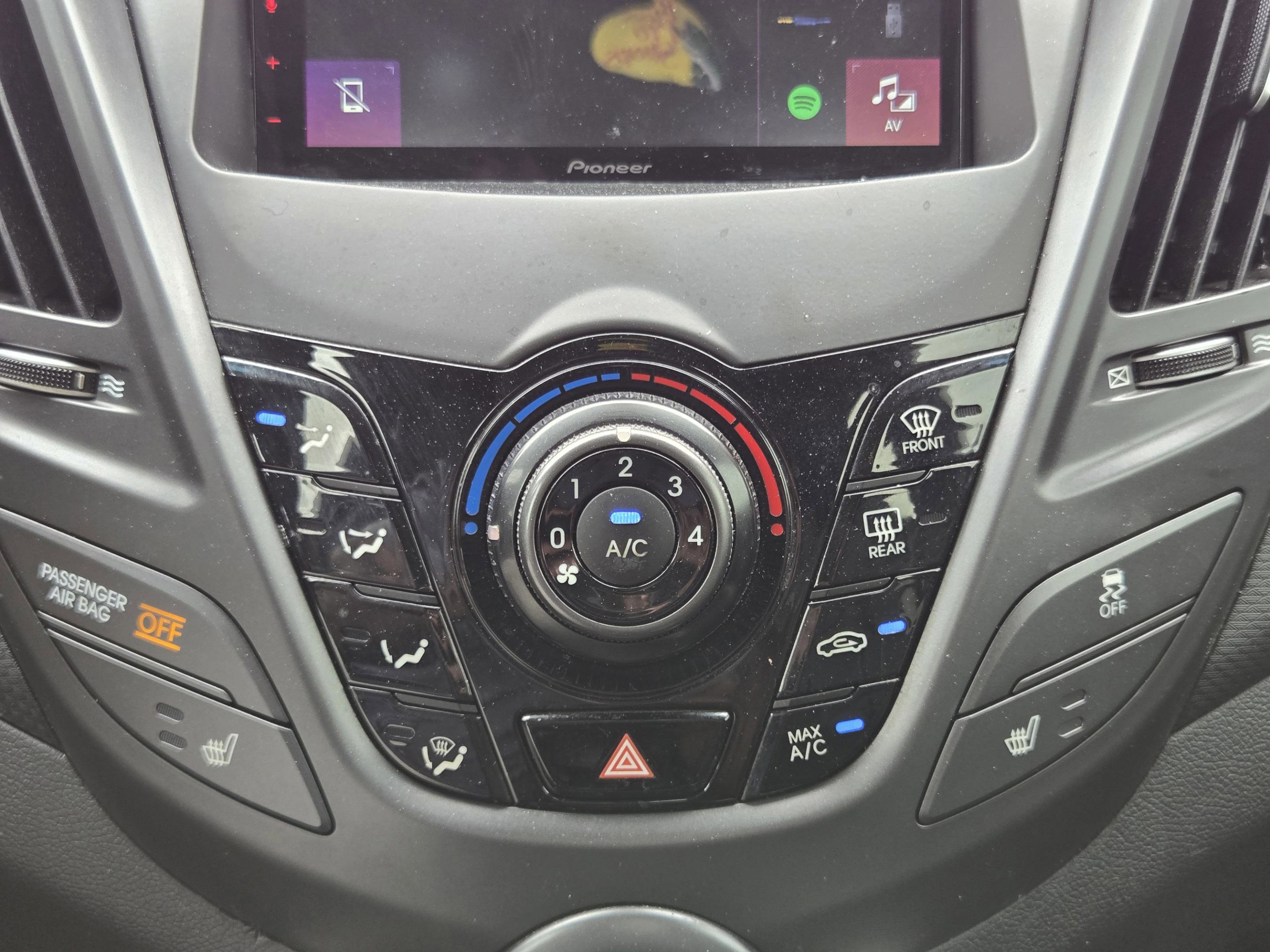 Used 2015 Hyundai Veloster Turbo FWD image 21