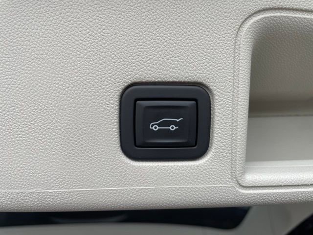 Used 2023 GMC Terrain Denali w/ Denali Premium Package AWD/4WD image 46