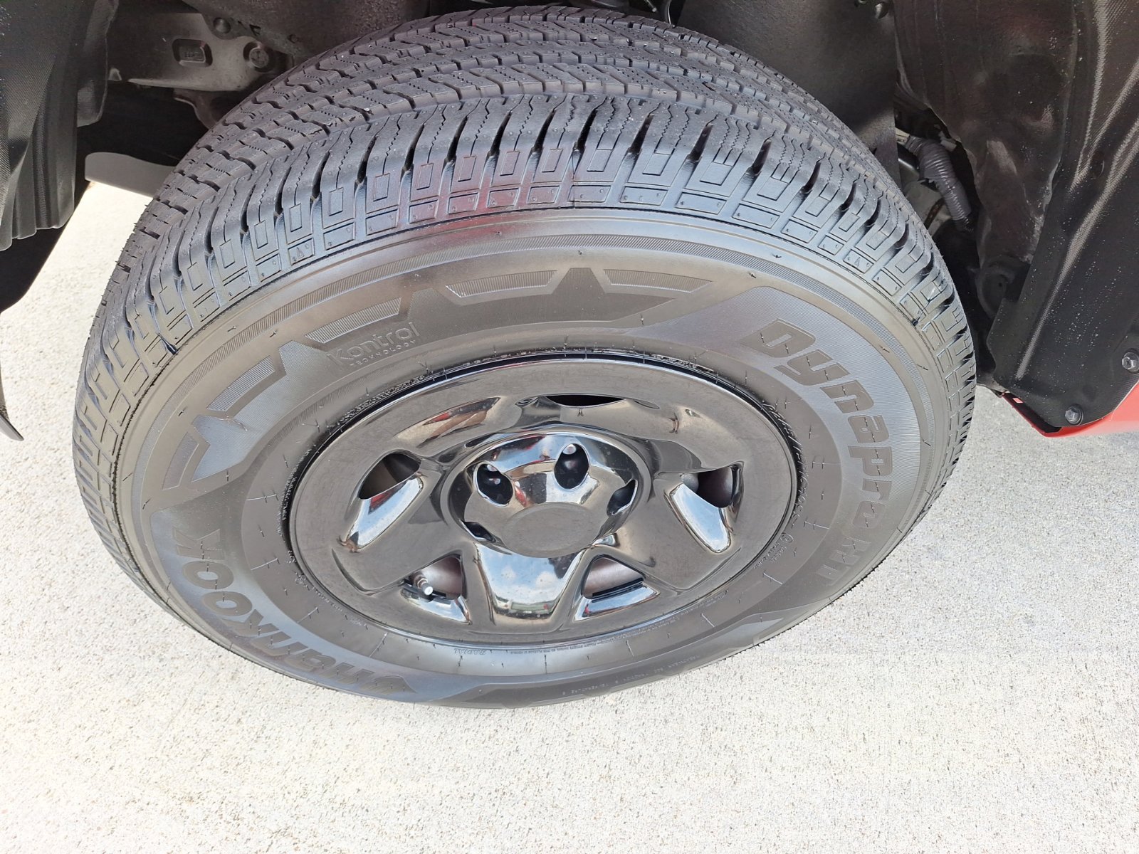 Used 2020 Toyota Tacoma SR AWD/4WD image 11