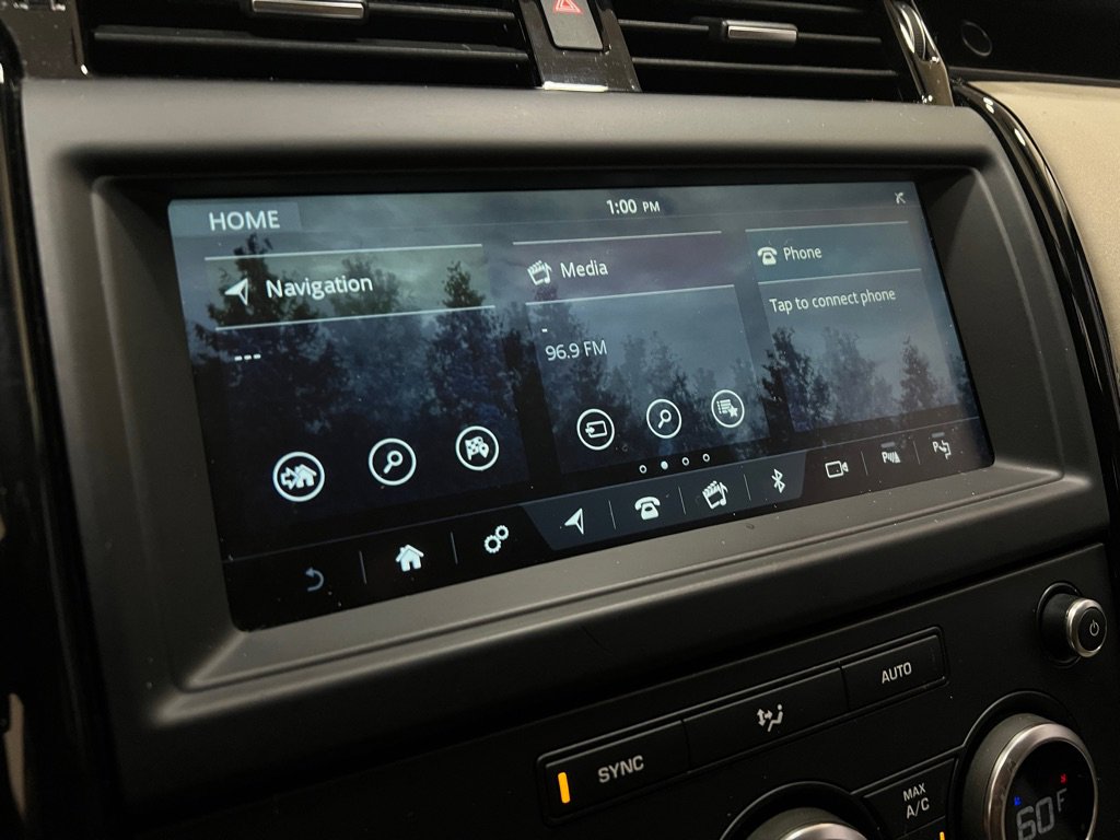 Used 2018 Land Rover Discovery SE image 26