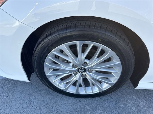Used 2018 Toyota Camry XLE image 10