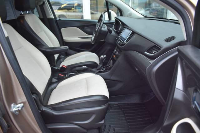 Used 2018 Buick Encore Sport Touring w/ Safety Package FWD image 38
