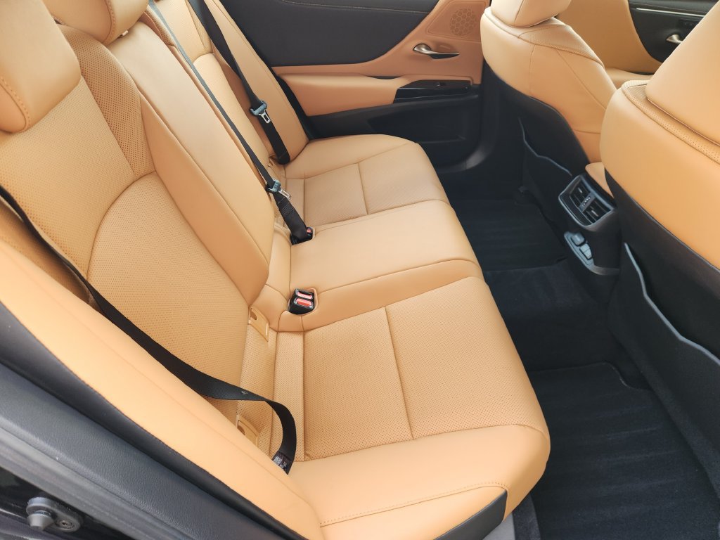 Used 2025 Lexus ES 350 w/ Premium Package FWD image 30