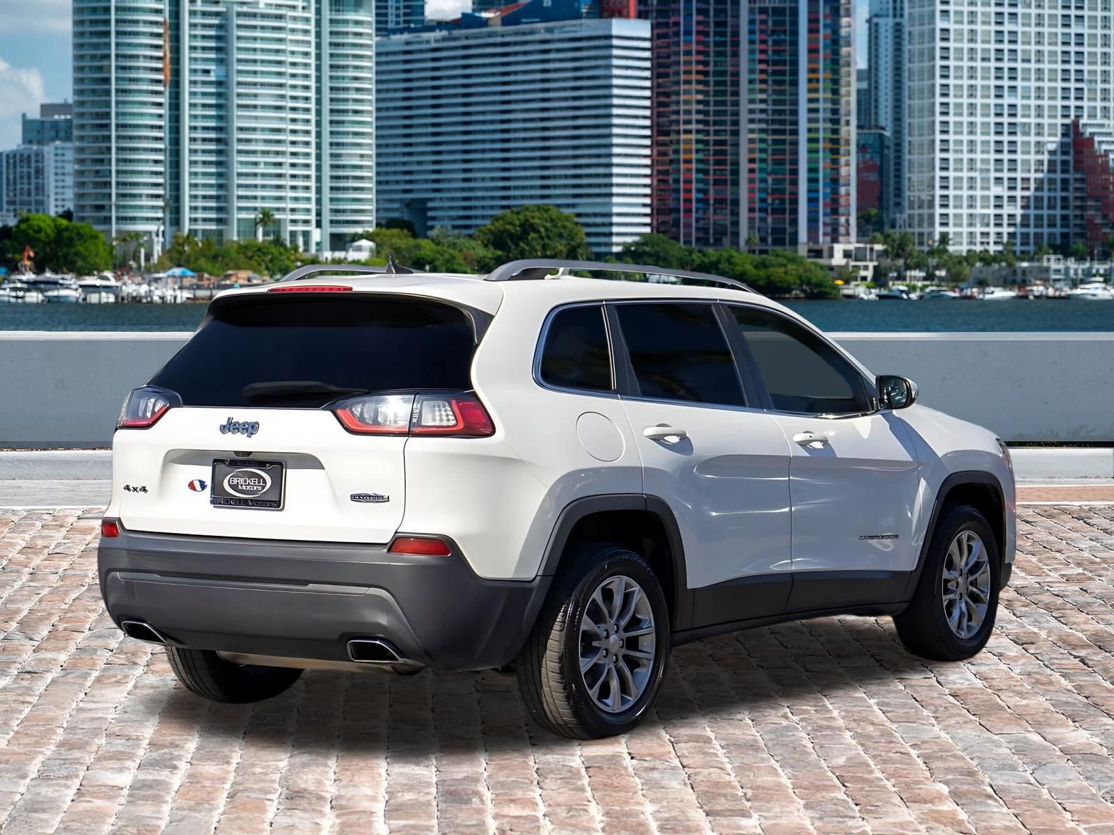 Used 2019 Jeep Cherokee Latitude Plus w/ Comfort/Convenience Group image 12