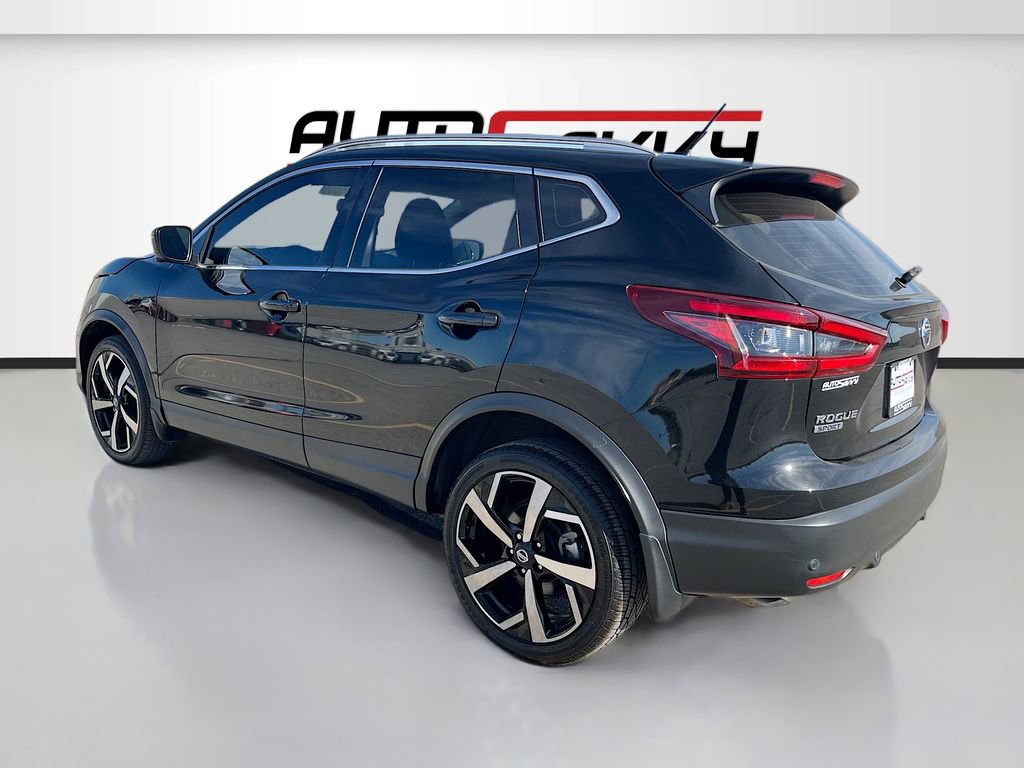 Used 2021 Nissan Rogue Sport SL w/ Premium Package FWD image 5