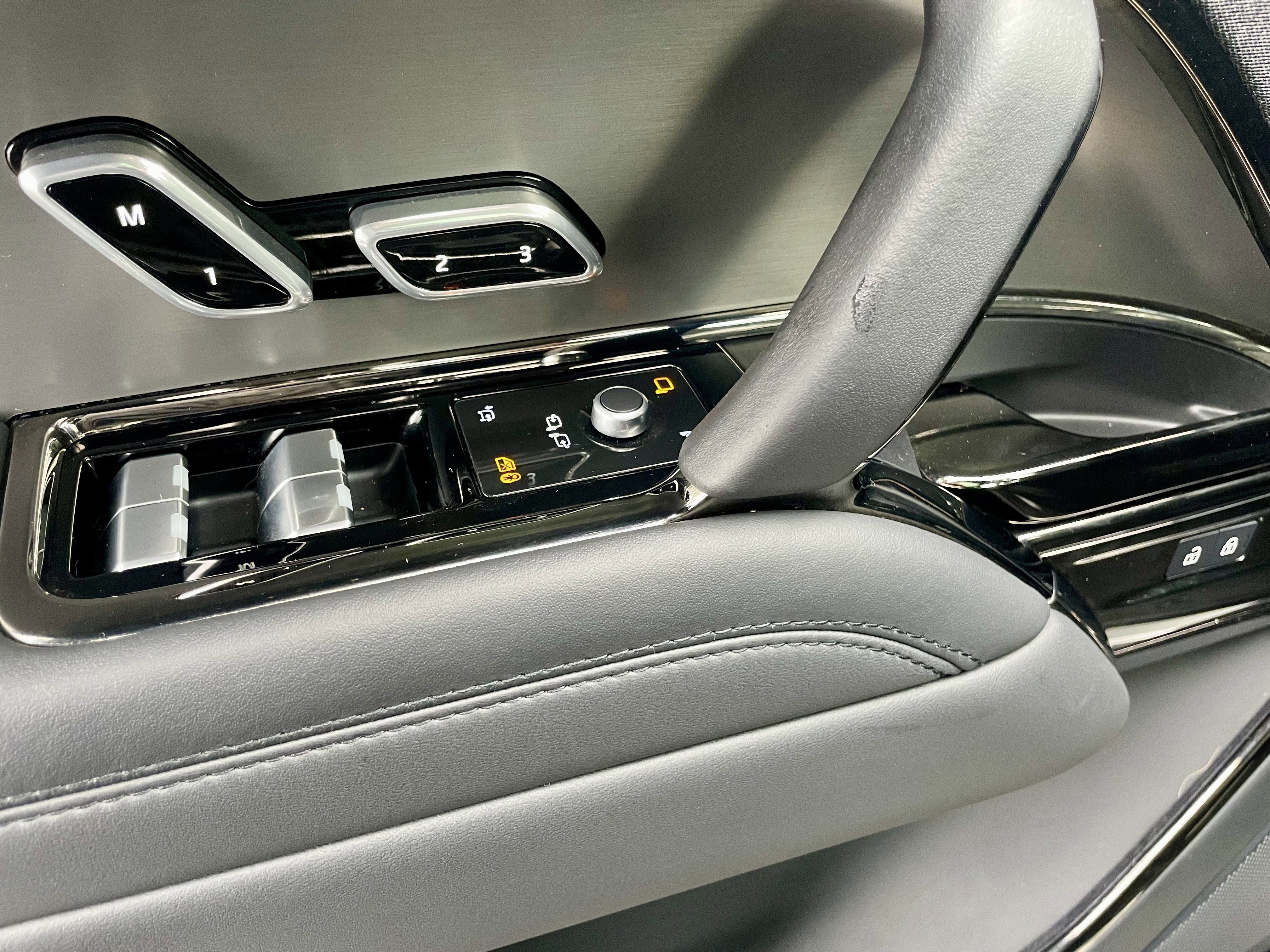 Certified 2023 Land Rover Range Rover Sport SE Dynamic image 11