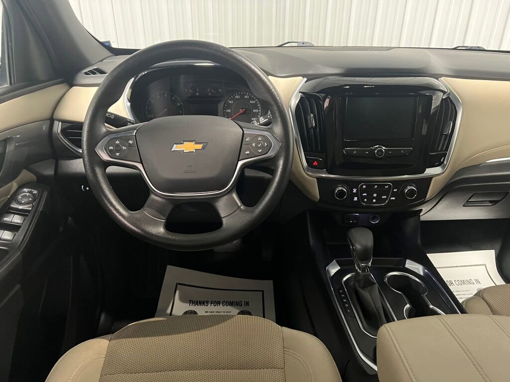 Used 2022 Chevrolet Traverse LS image 4