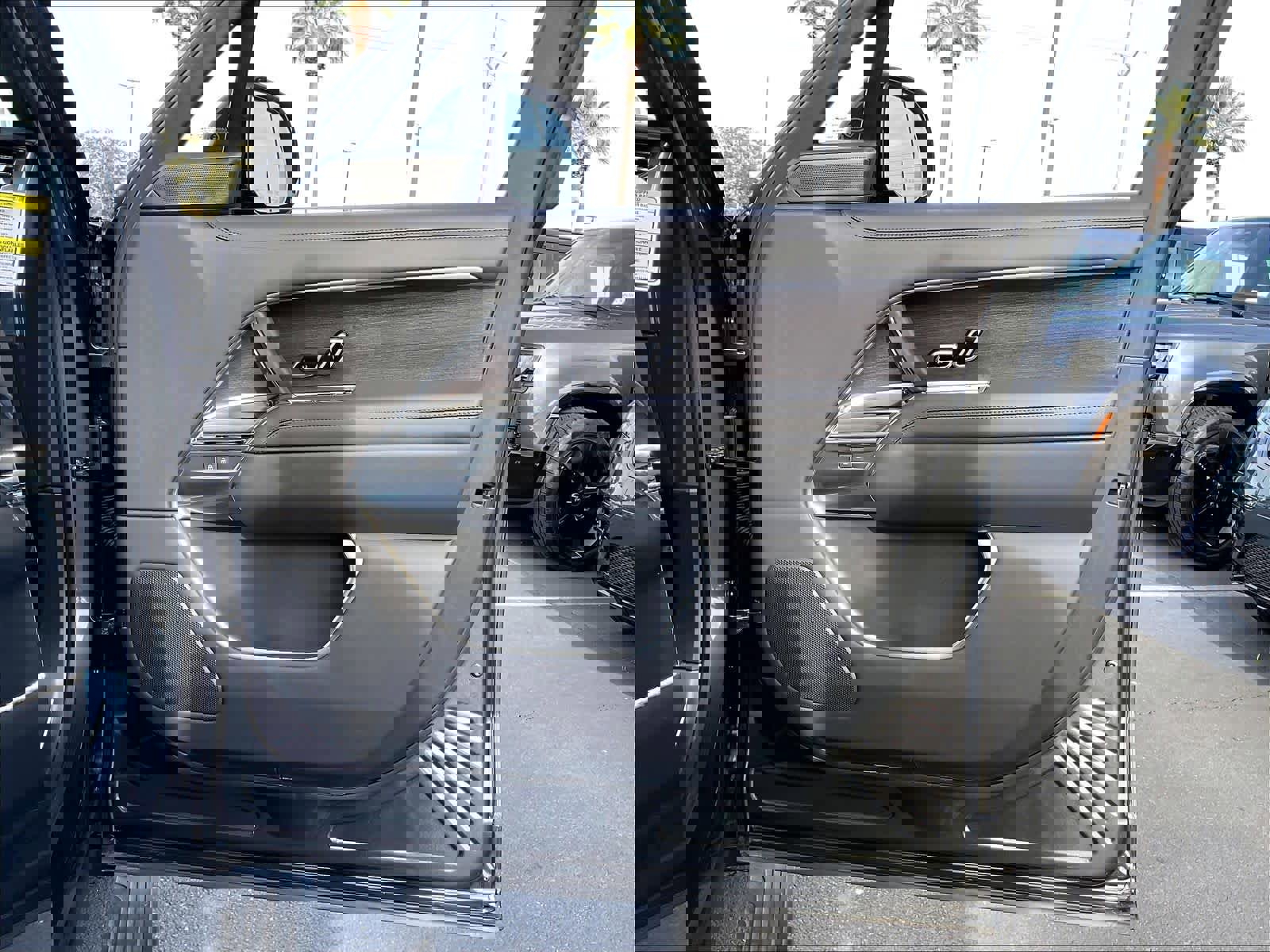 New 2025 Land Rover Range Rover SE image 30