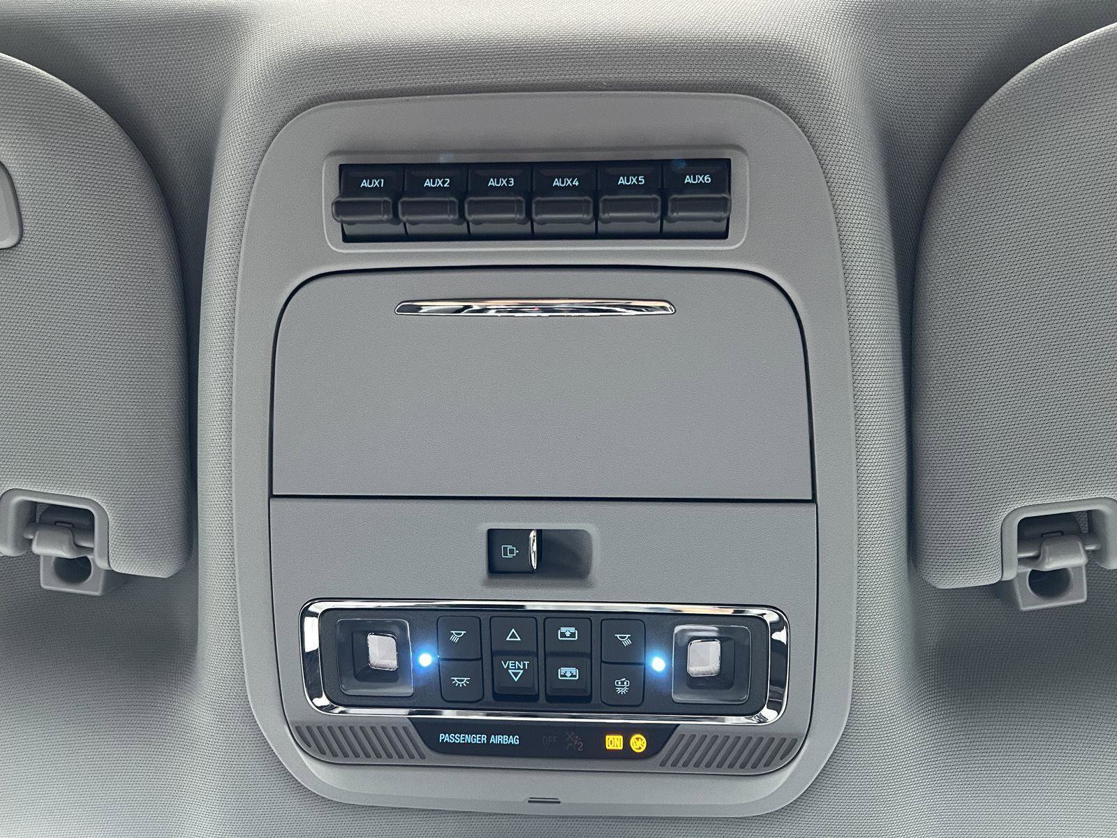 New 2026 Ford F350 Lariat w/ Black Appearance Package image 45