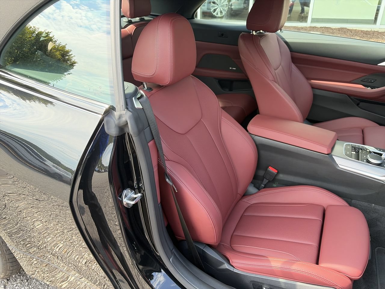 Used 2027 BMW M440i Convertible RWD image 33