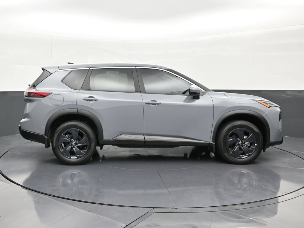 Used 2026 Nissan Rogue SV FWD image 6