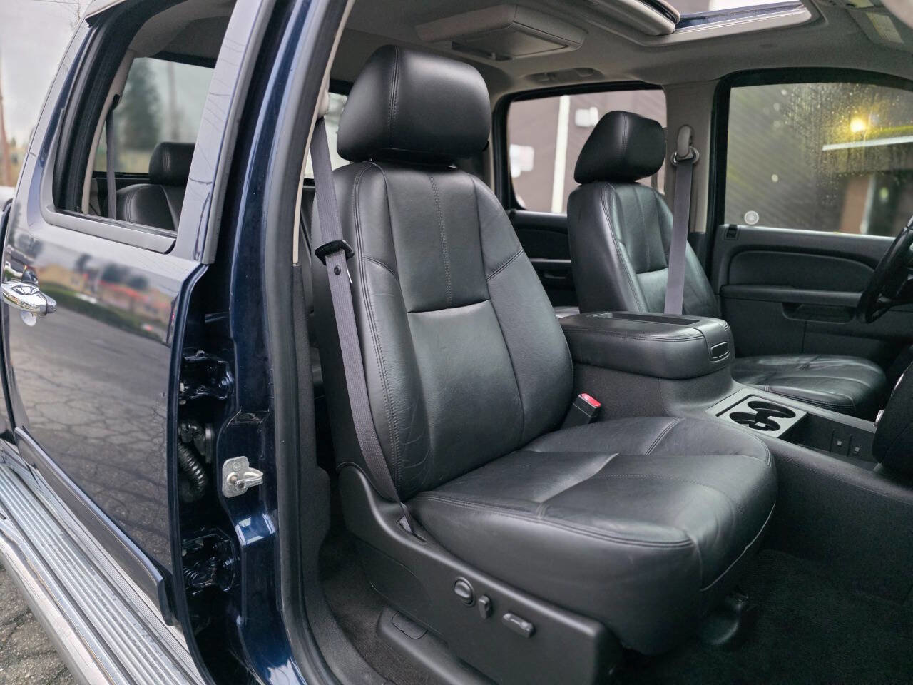 Used 2011 Chevrolet Silverado 3500 LTZ image 70