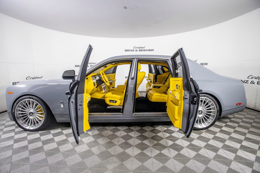 Used 2018 Rolls-Royce Phantom Sedan image 46