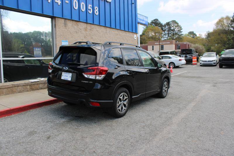 Used 2022 Subaru Forester Premium image 4