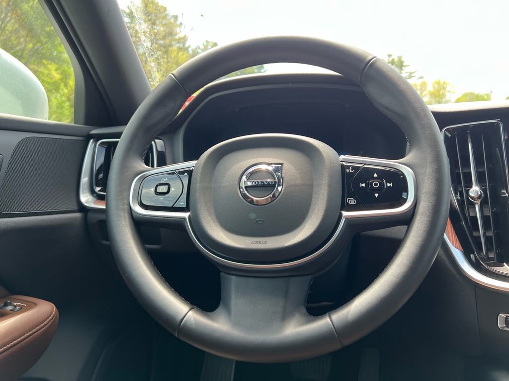 Certified 2025 Volvo V60 B5 Cross Country Plus AWD/4WD image 23