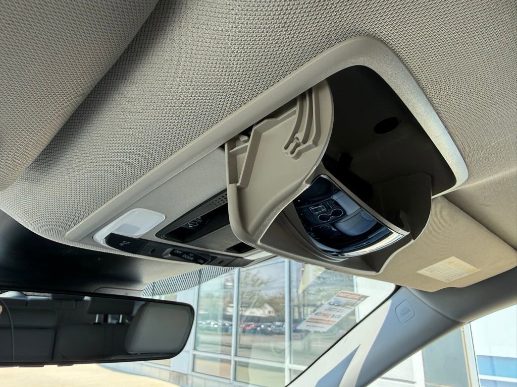 Used 2025 Honda Pilot Touring image 29