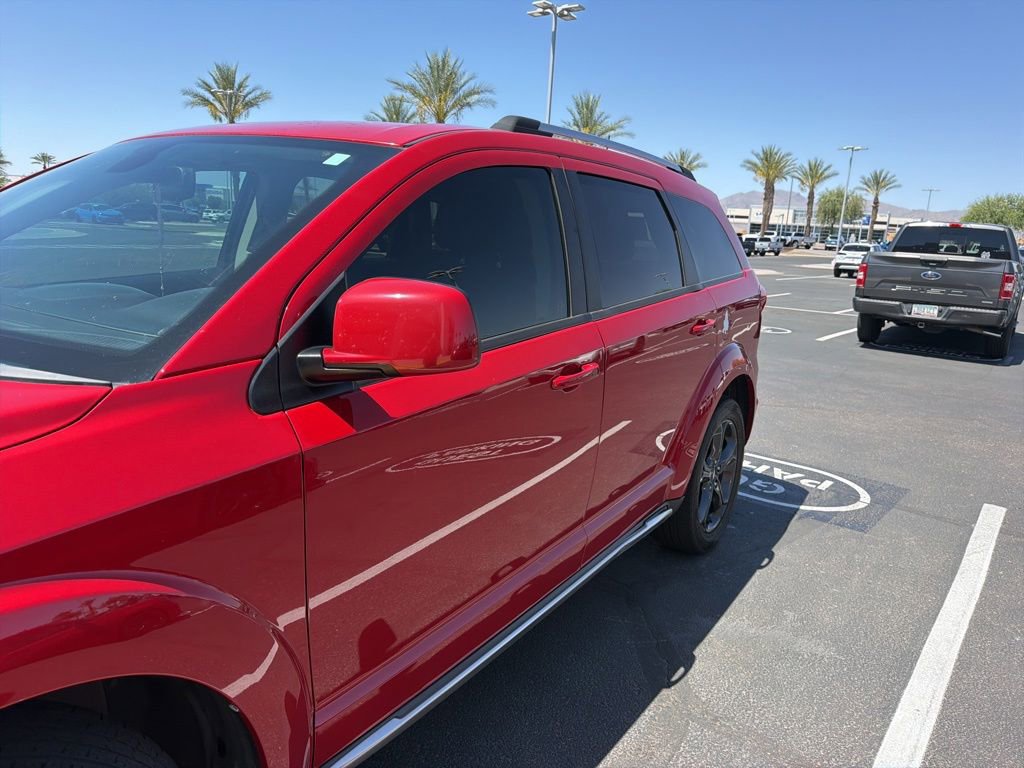 Used 2019 Dodge Journey Crossroad w/ Driver Convenience Group FWD image 3