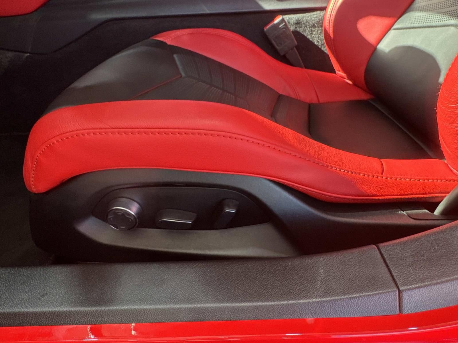 Used 2025 Chevrolet Corvette Z06 RWD image 8