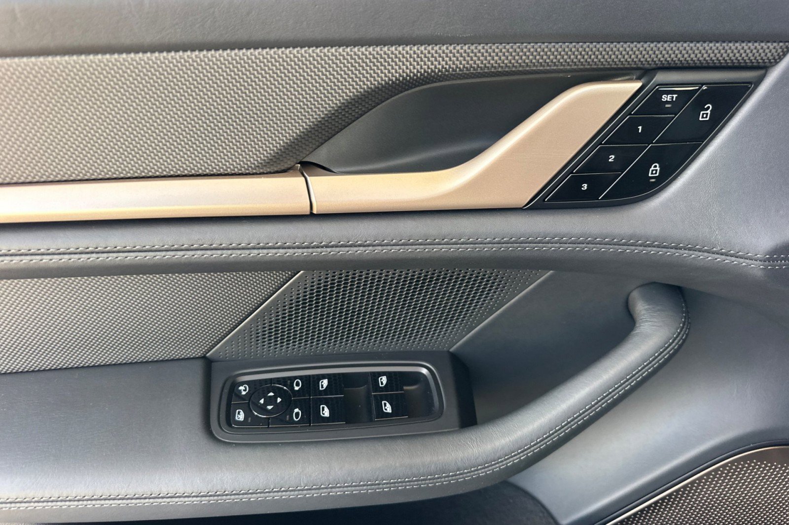 Certified 2021 Porsche Taycan Turbo S image 12