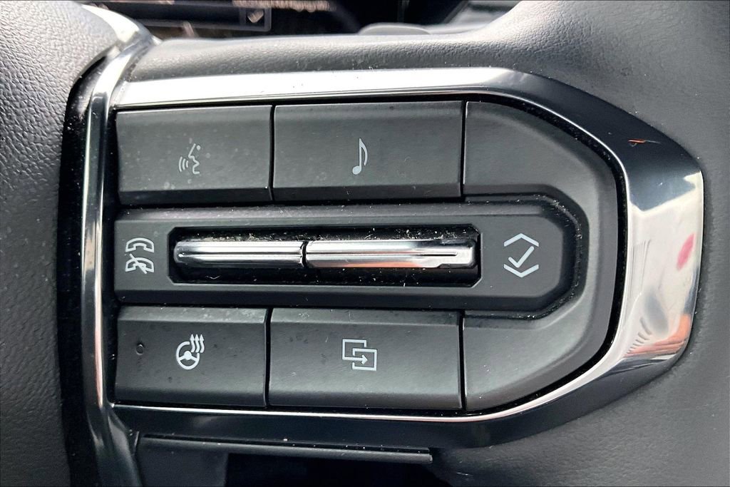 Used 2024 GMC Acadia AT4 w/ Luxury Package image 26