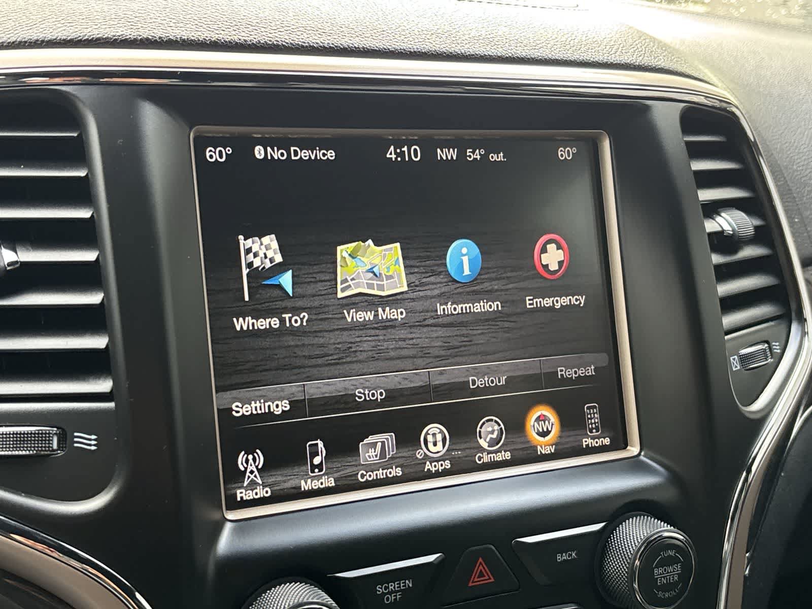 Used 2015 Jeep Grand Cherokee Overland w/ Advanced Technology Group AWD/4WD image 23