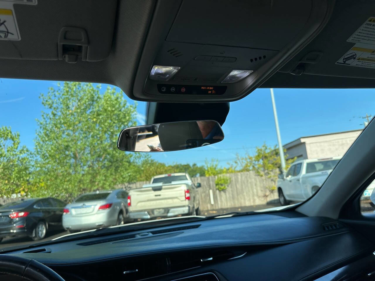 Used 2020 Cadillac XT4 Luxury w/ Cold Weather Package image 23