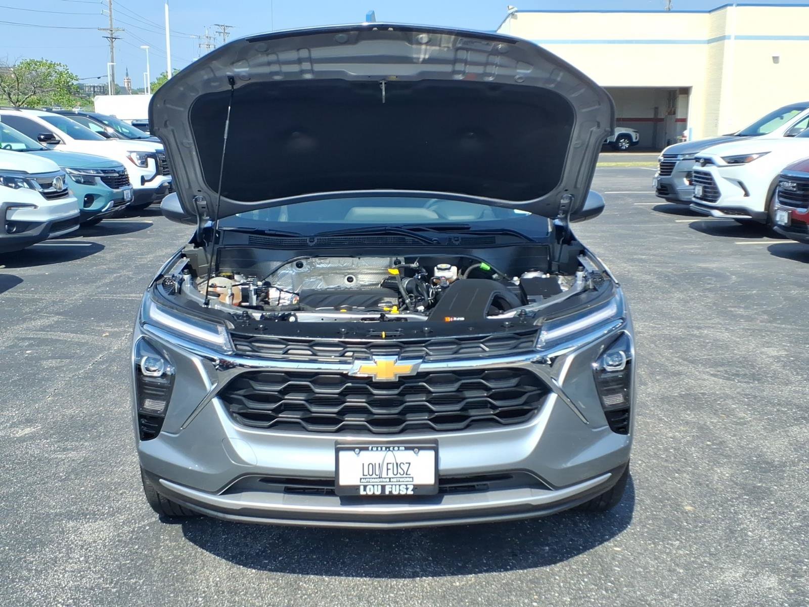 Used 2025 Chevrolet Trax LT w/ Driver Confidence Package FWD image 31