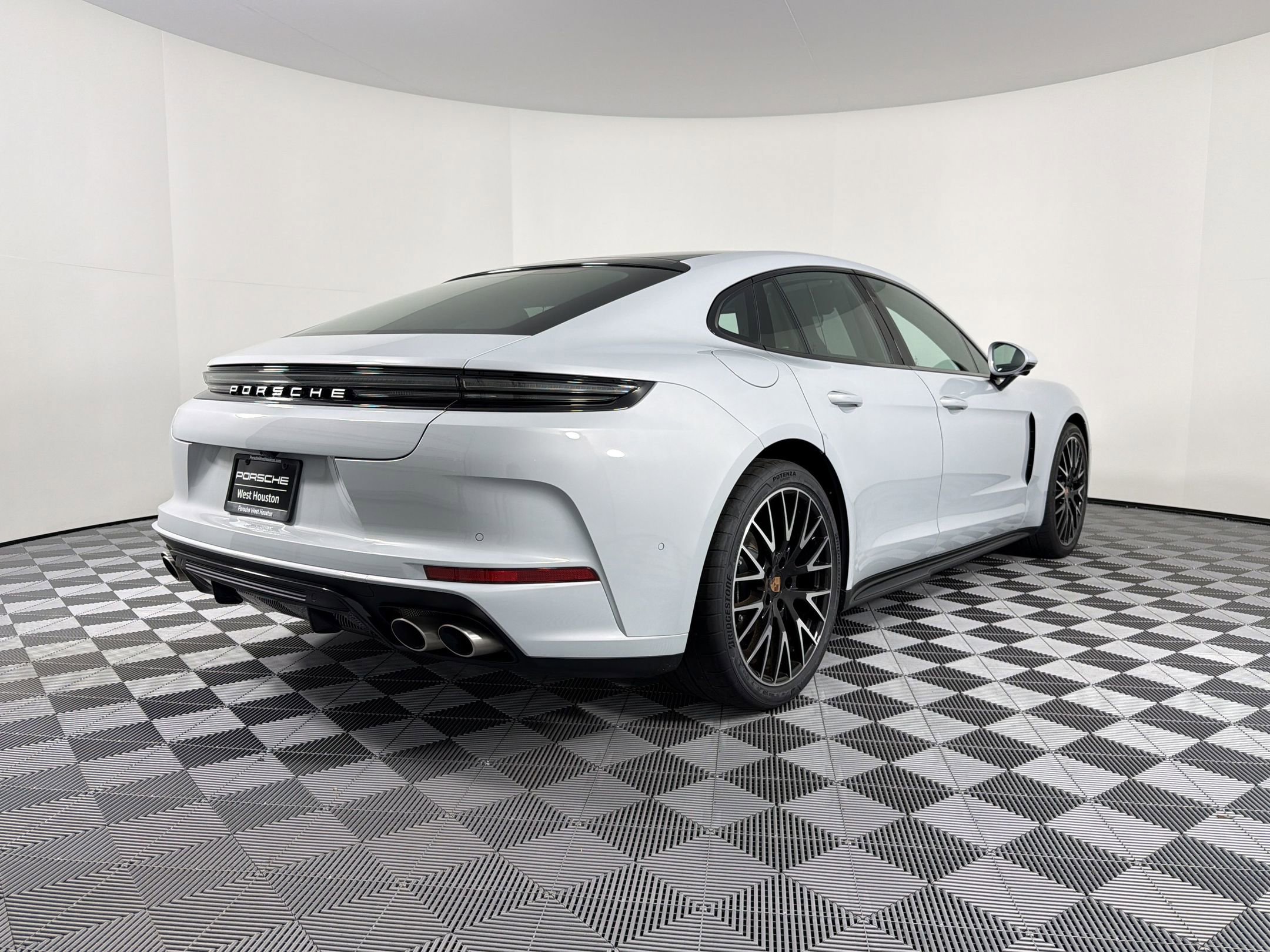 New 2026 Porsche Panamera 4 AWD/4WD image 9