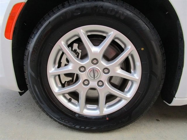 Used 2024 Chrysler Pacifica Touring-L image 19