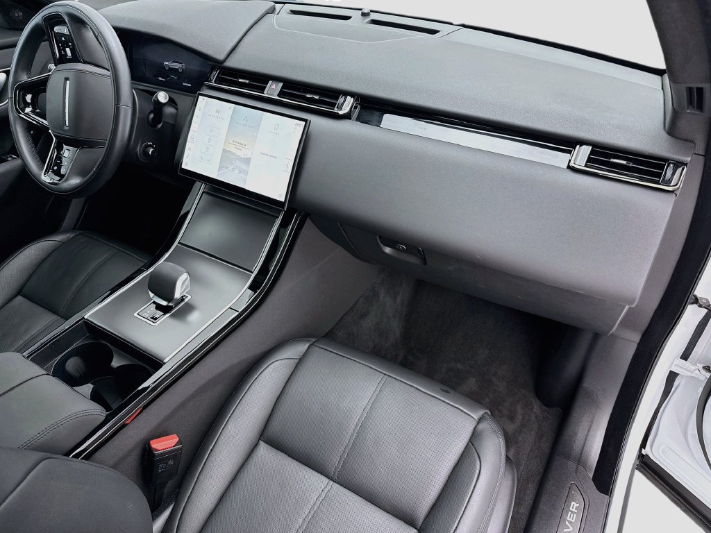 Used 2026 Land Rover Range Rover Velar S AWD/4WD image 16