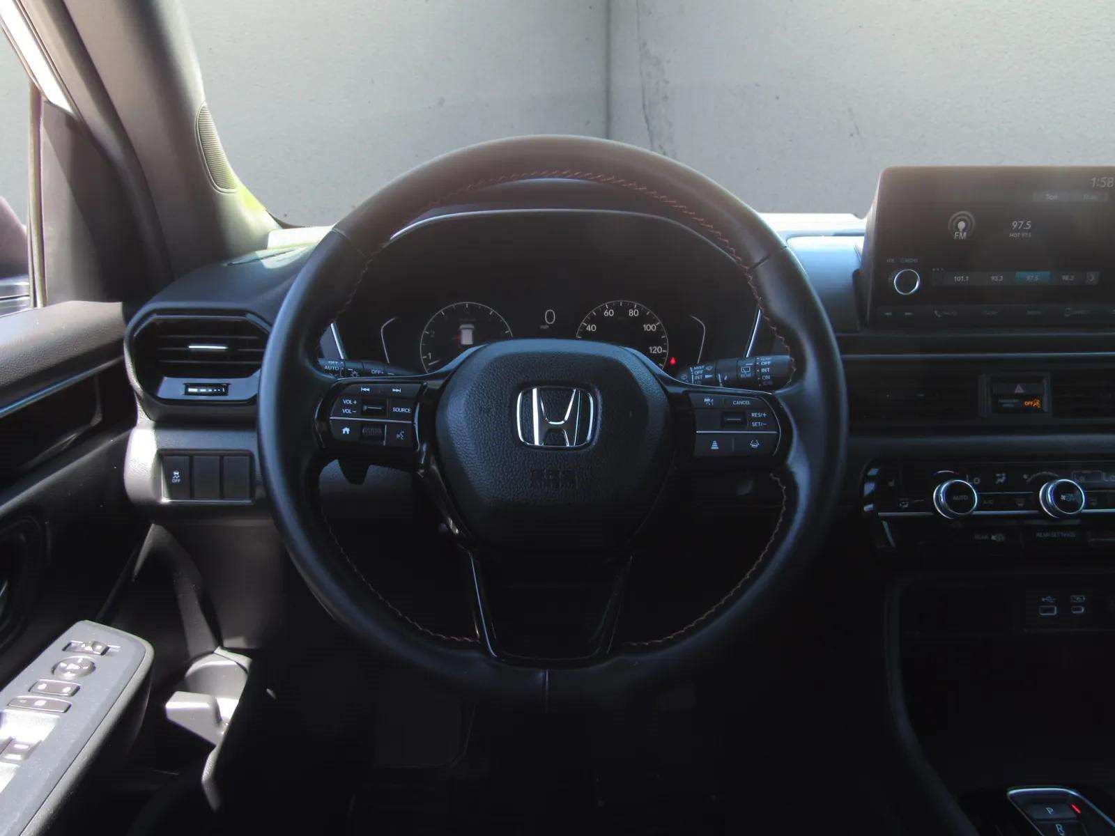 Certified 2025 Honda Pilot Sport image 23