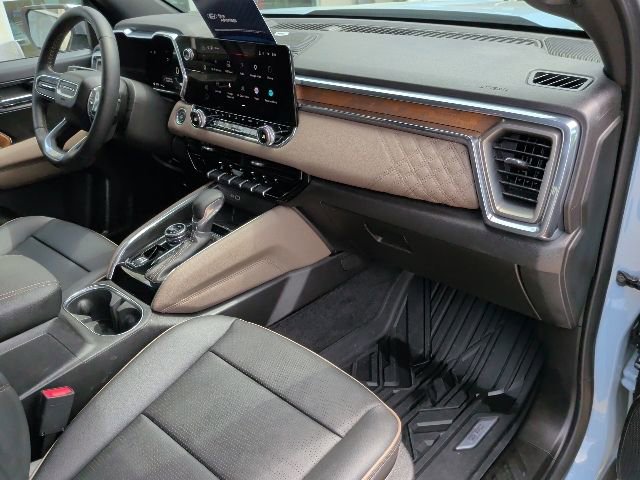 Used 2025 GMC Canyon Denali AWD/4WD image 19
