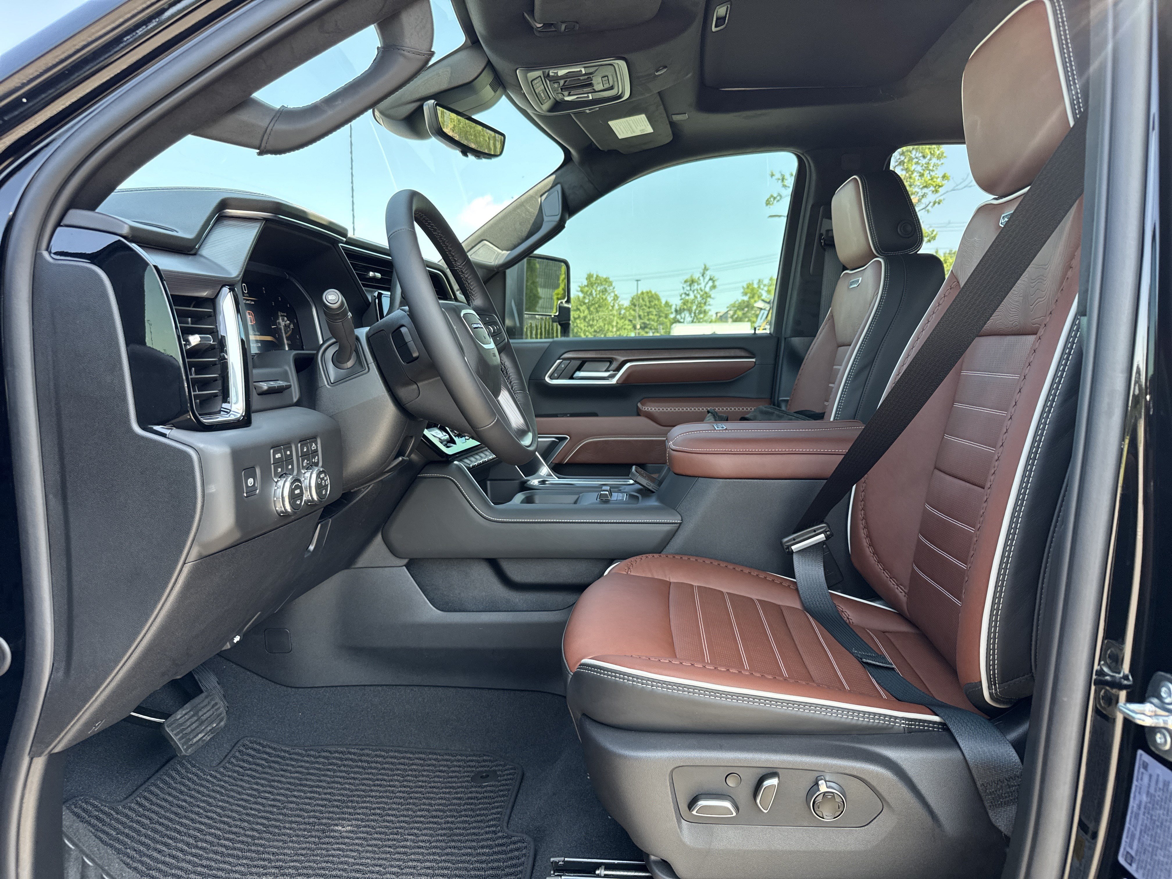 New 2026 GMC Sierra 2500 Denali Ultimate AWD/4WD image 16