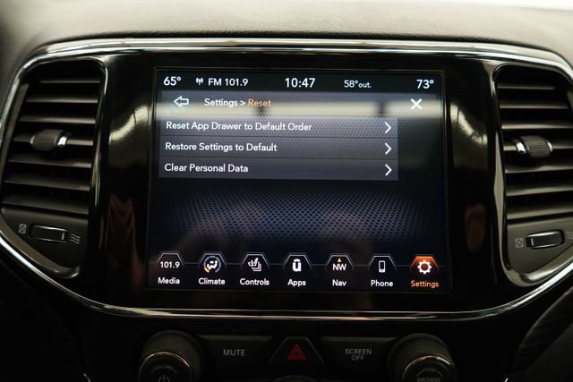 Used 2020 Jeep Grand Cherokee Altitude image 46