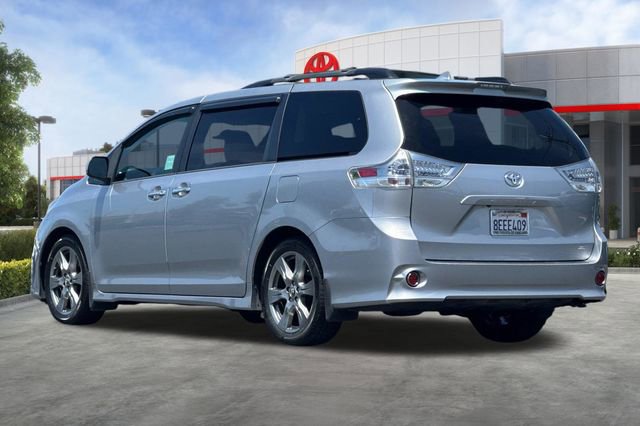 Used 2018 Toyota Sienna SE w/ SE Preferred Package FWD image 6