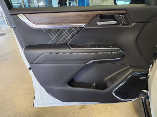Certified 2025 GMC Acadia Denali w/ LPO, Floor Liner Package AWD/4WD image 10