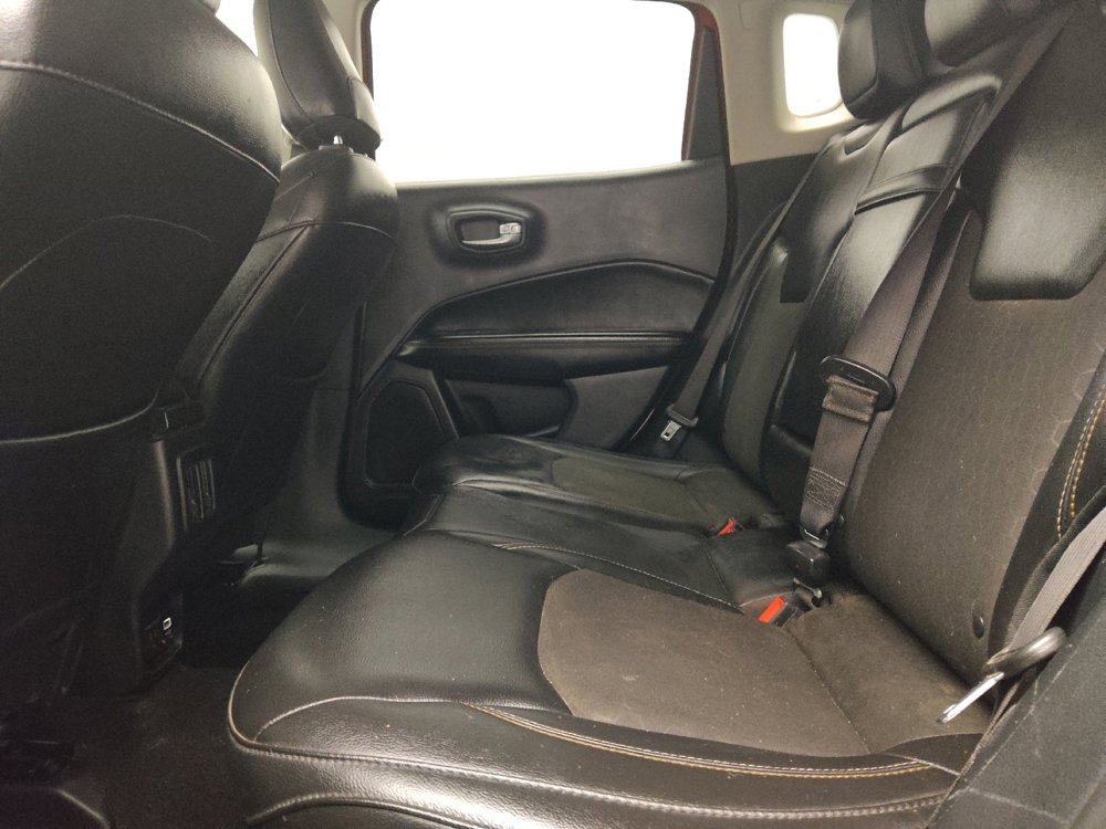 Used 2018 Jeep Compass Latitude w/ Popular Equipment Group FWD image 18