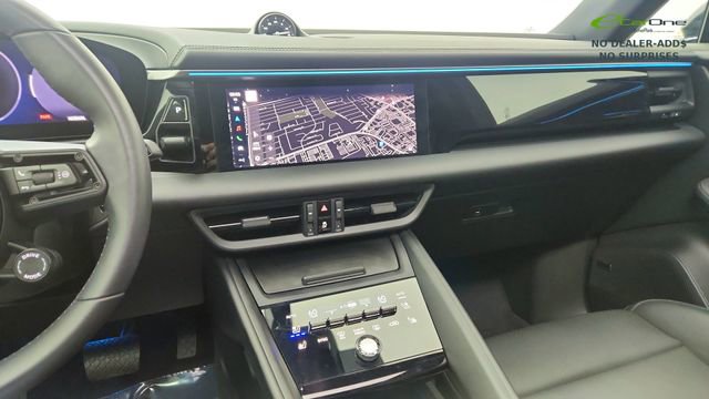Used 2025 Porsche Macan Electric RWD image 45