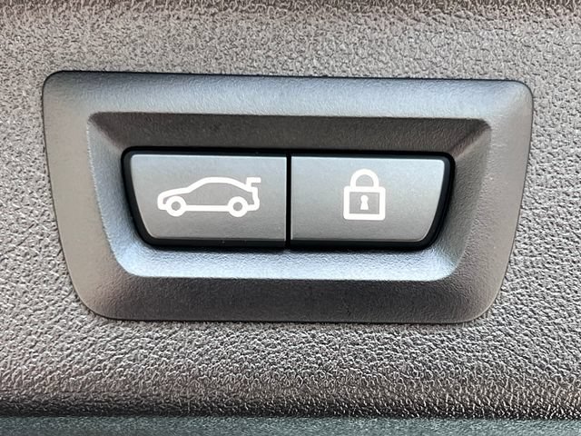 Used 2021 BMW X7 M50i AWD/4WD image 44