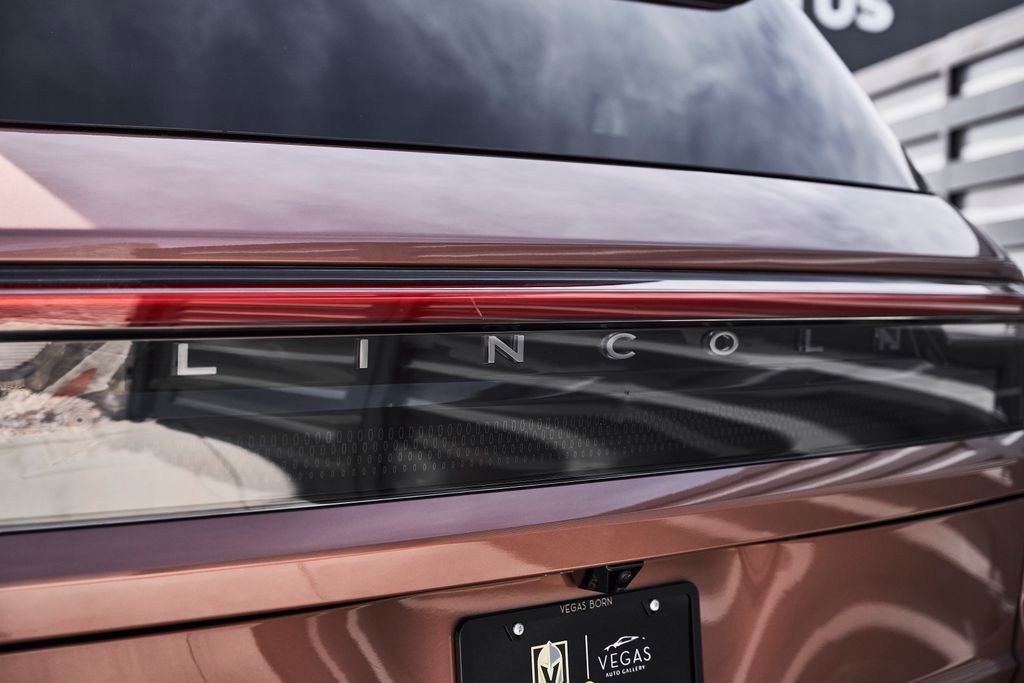 Used 2025 Lincoln Navigator Black Label AWD/4WD image 10