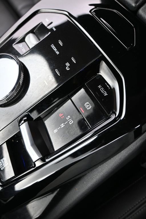 Used 2024 BMW 530i RWD image 33