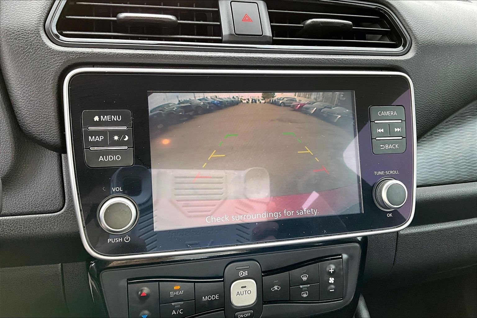 Used 2022 Nissan Leaf SV image 14