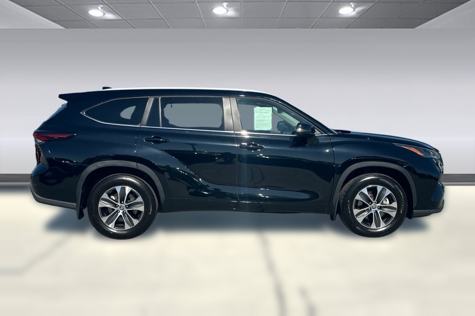 Used 2026 Toyota Highlander XLE AWD/4WD image 7