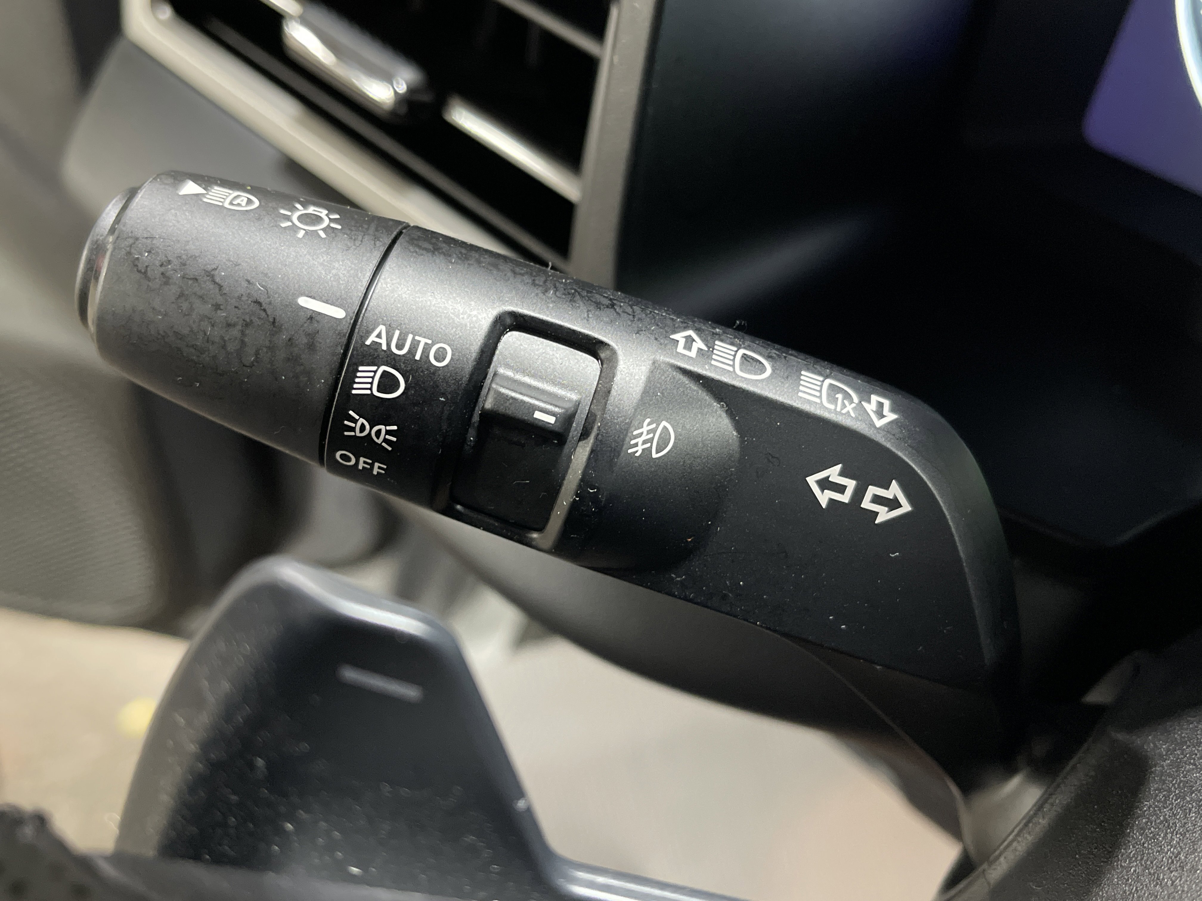 Used 2025 Mitsubishi Outlander SE image 22