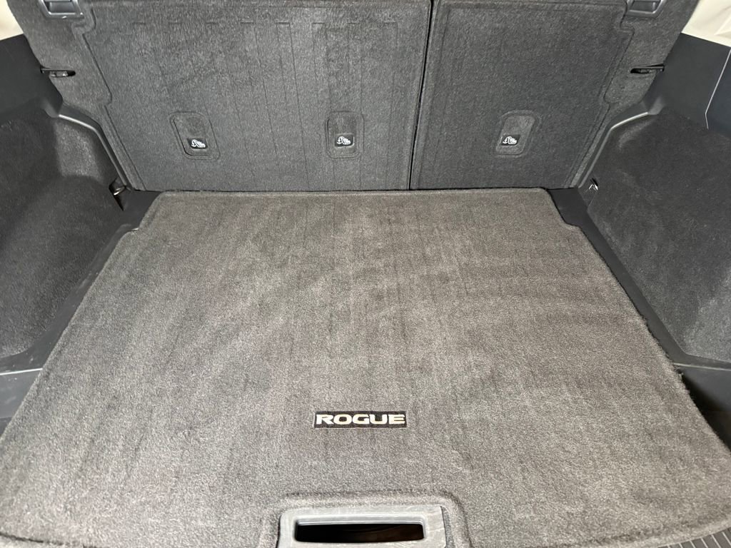 Used 2021 Nissan Rogue SV image 23