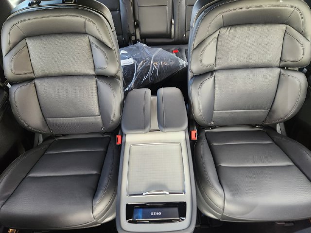 New 2026 Lincoln Navigator L Reserve w/ Jet Appearance Package AWD/4WD image 14